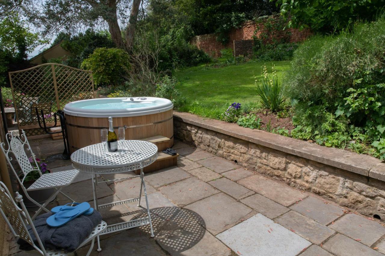 Loft Apartment Nr Bath & Bristol With Hot Tub المظهر الخارجي الصورة