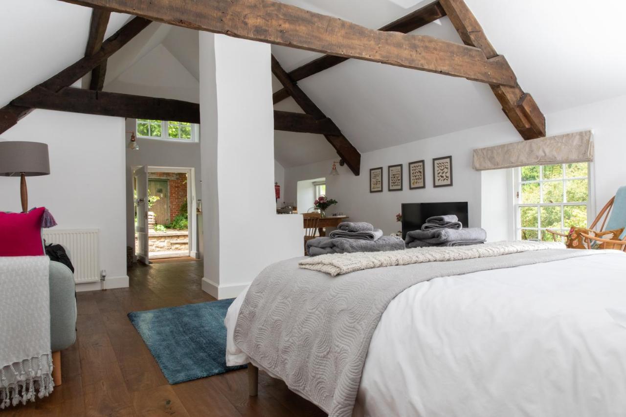 Loft Apartment Nr Bath & Bristol With Hot Tub المظهر الخارجي الصورة